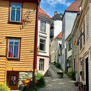 https://knsesmauet-apartment.hotelsinbergen.net