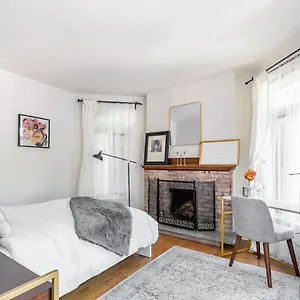 Homestay Sweet, Toronto