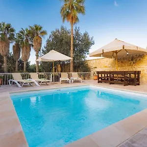 https://strawberry-hills.qawrahotelsmalta.org